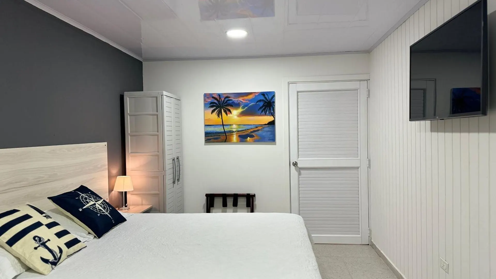 Camp Inn Colors Providencia Aguadulce