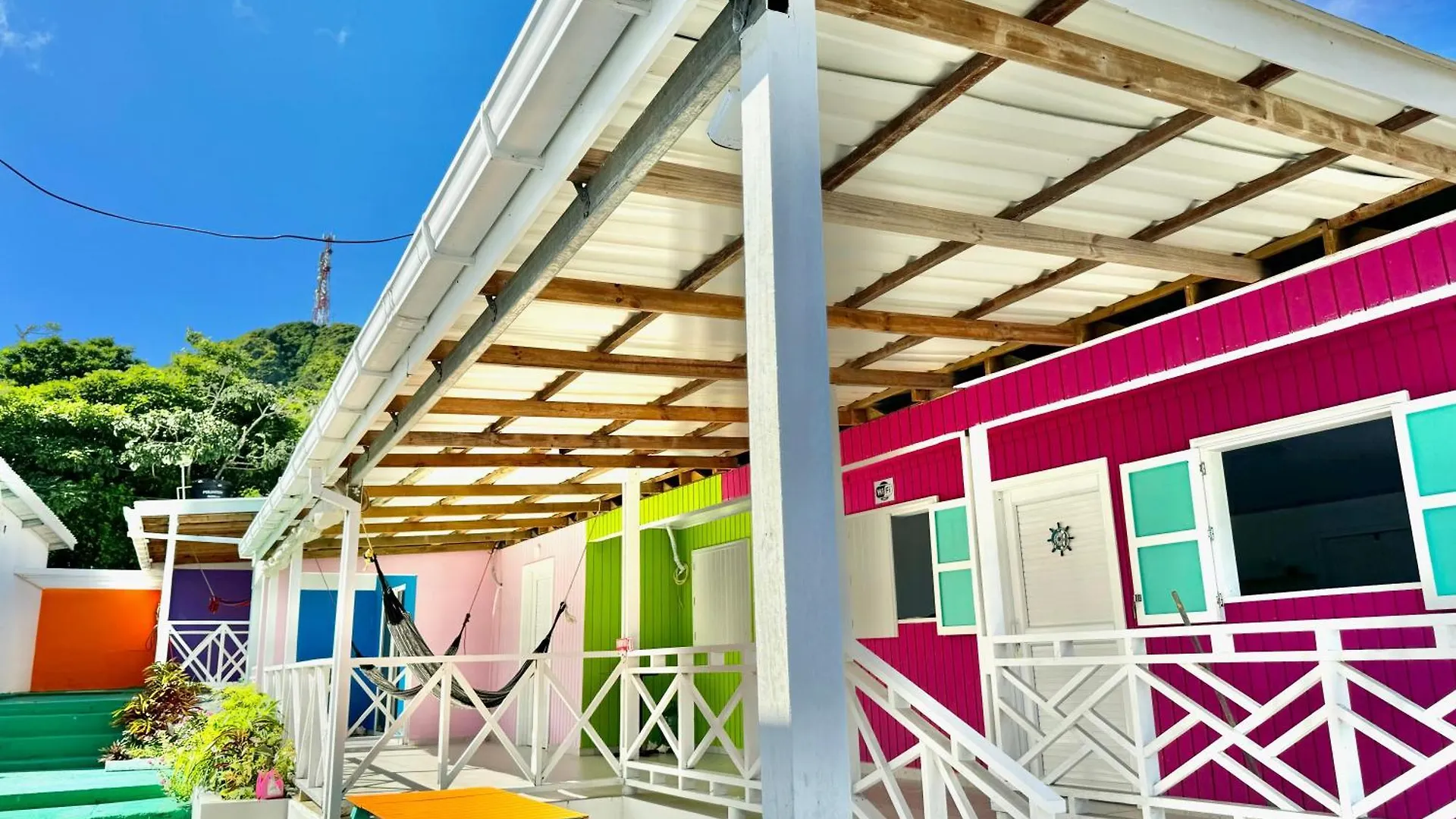 Camp Inn Colors Providencia Aguadulce