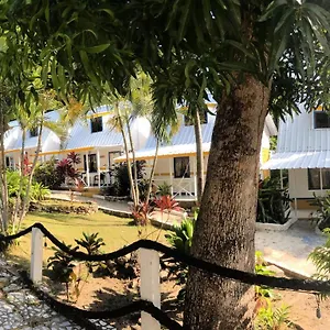 Agua Dulce Hotel