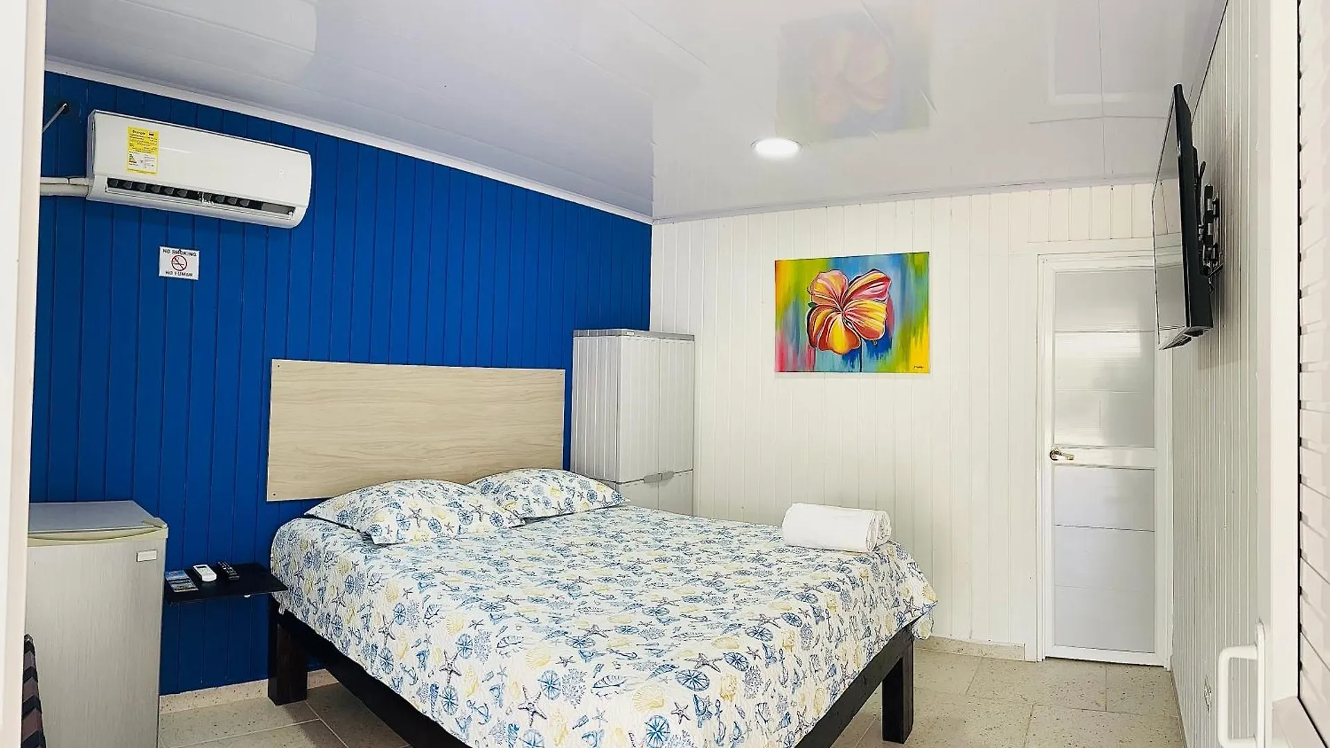 Camp Inn Colors Providencia Aguadulce