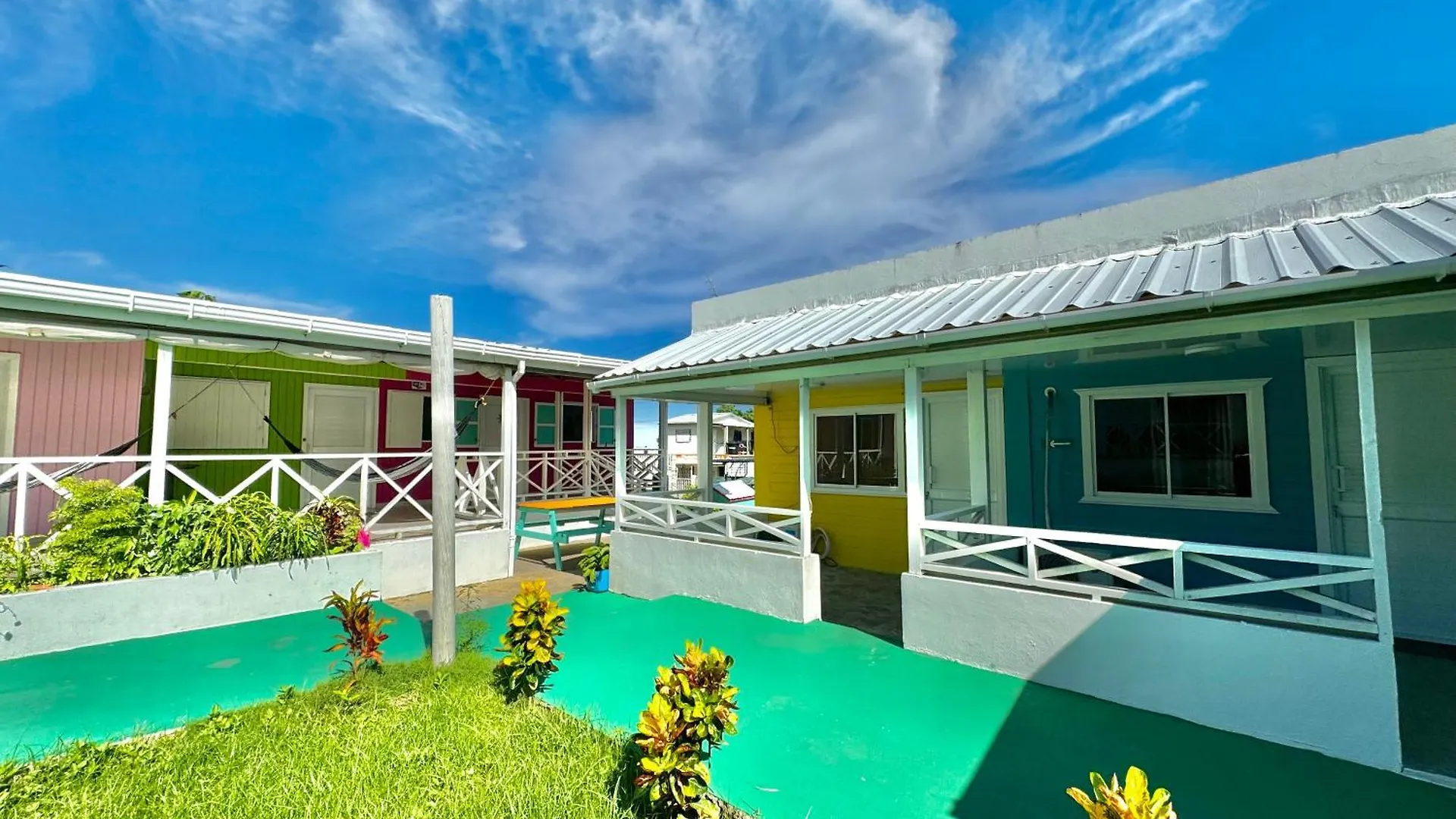 Camp Inn Colors Providencia Aguadulce
